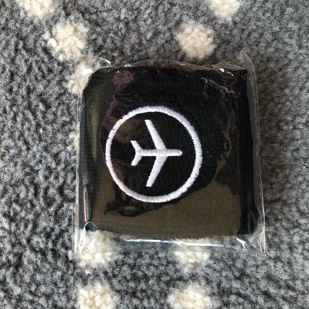 💗Airplane Wristband - NWT!